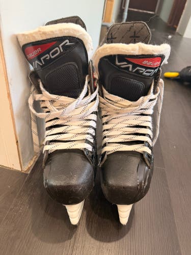 Bauer Vapor X3.5 Hockey Skates Regular Width Size 6 (Used)