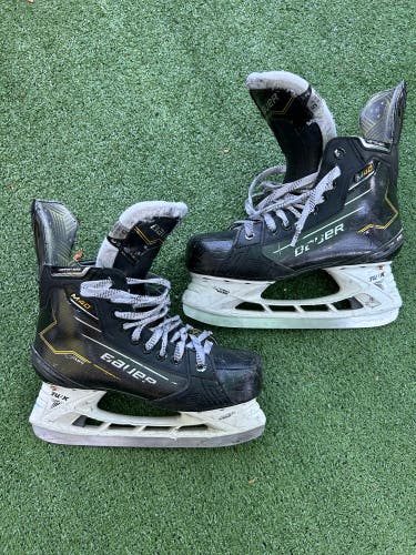 Intermediate Bauer Supreme M40 Hockey Skates | Size 5.5, Fit 3