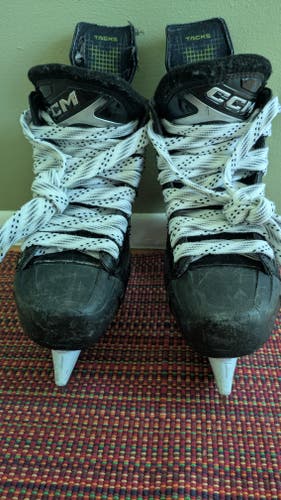 Black/Gray CCM Tacks XF 80 Hockey Skates Regular Width Size 4.5 (Used)
