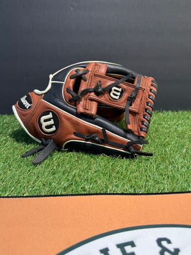 2024 Wilson A550 RH Infield Baseball Glove 11.5" (Used)