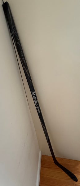 Intermediate Bauer Vapor Flylite Left Hand Hockey Stick P28 55 Flex (New)