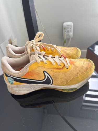 Yellow Men's Size M 9.5 (W 10.5) Adult Nike Low Top React Molded Cleats (Used)