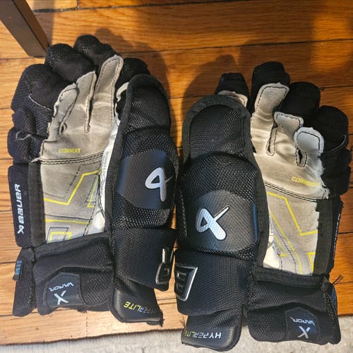 Bauer S22 Vapor Hyperlite Gloves 12" INT (Used)