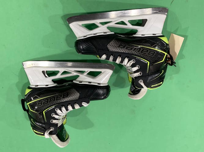 Junior Bauer GSX Hockey Goalie Skates Size 4 (Used)