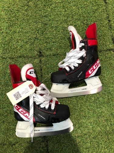 Youth CCM JetSpeed Hockey Skates 8 (Used)