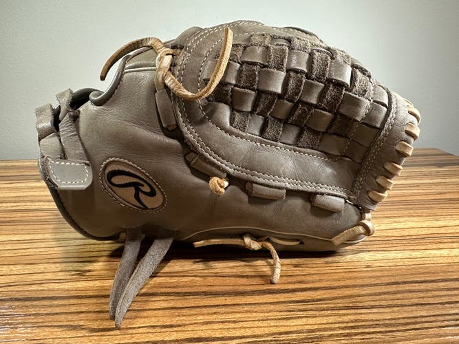 Rawlings Gg elite RH Softball Glove 12.5" (Used)