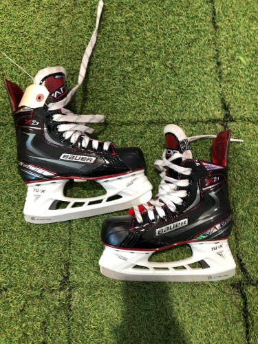 Junior Bauer Vapor X2.7 Hockey Skates Regular Width Size 1 (Used)