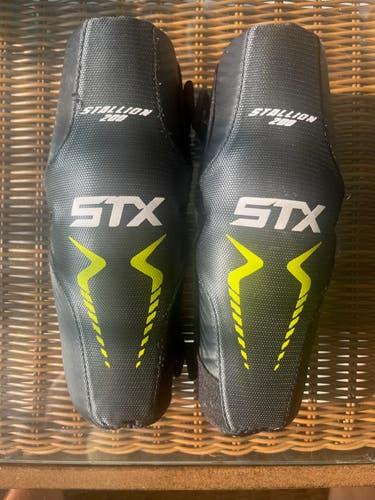Small Youth STX Stallion 200 Arm Pads (Used)