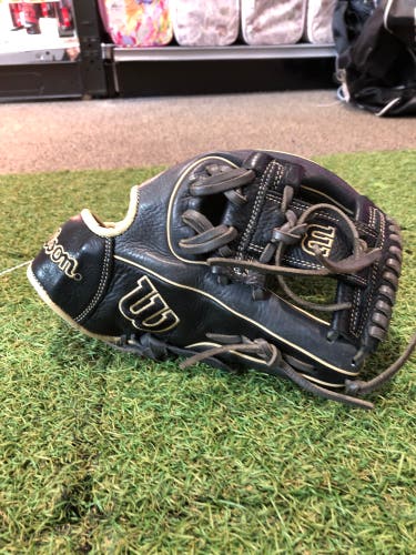 Wilson A1000 RH Baseball Glove 11.5" (Used)