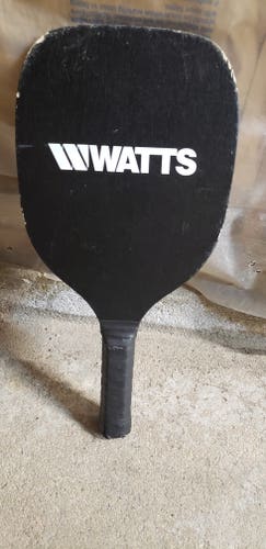 PICKLEBALL PADDLE