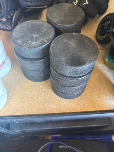 (Used) hockey pucks