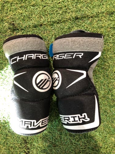 Youth Medium Maverik Charger Arm Pads (Used)