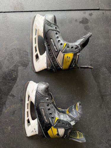 Bauer Supreme Matrix Skates Size 3.5