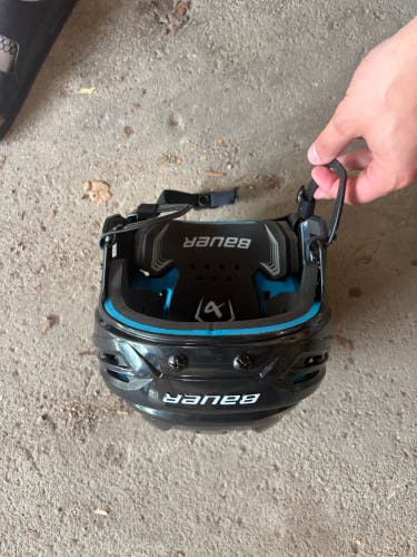Small Bauer Re-Akt 55 Helmet (Used)
