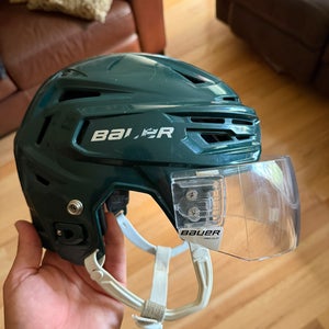 Small Bauer Re-Akt 155 Helmet WITH Bauer Pro clip visor (Used)