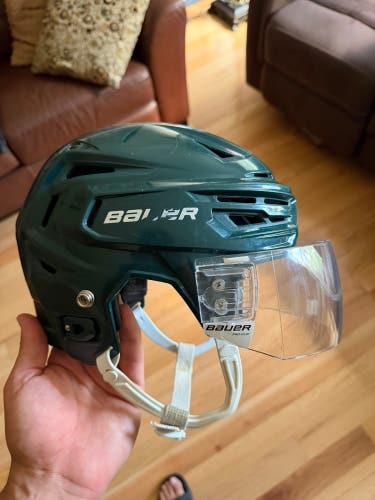 Small Bauer Re-Akt 155 Helmet WITH Bauer Pro clip visor (Used)