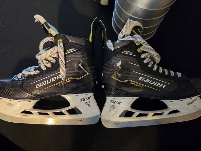 2024 Bauer Supreme M30 Hockey Skates Extra Wide Width 7.5 (Used)