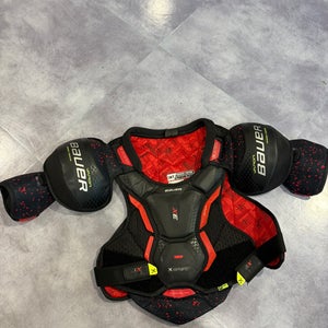 Medium Intermediate Bauer Vapor 3X Shoulder Pads (Used)
