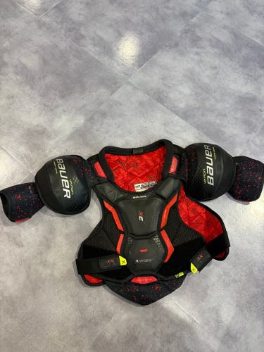 Medium Intermediate Bauer Vapor 3X Shoulder Pads (Used)