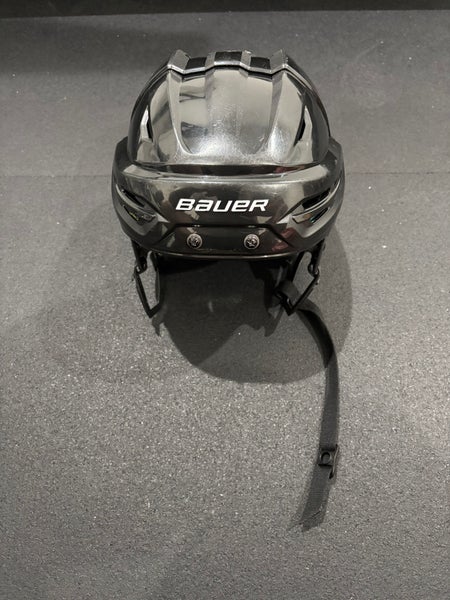 Large Bauer Re-Akt 55 Helmet (Used)