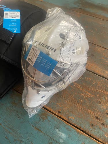Senior Small 2025 Bauer 940 Goalie Mask (New)
