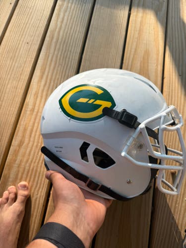 Schutt Vengeance A11 2.0 Helmet | Youth Size XL