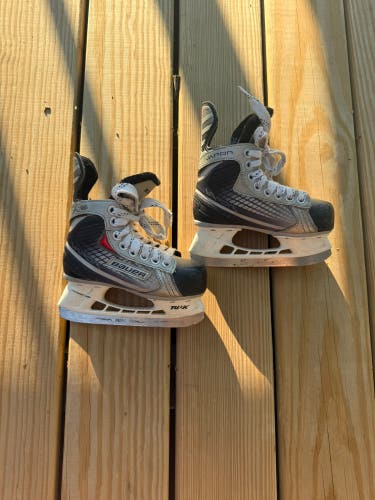 Bauer Vapor X:05 Hockey Skates Regular Width 10 (Used)