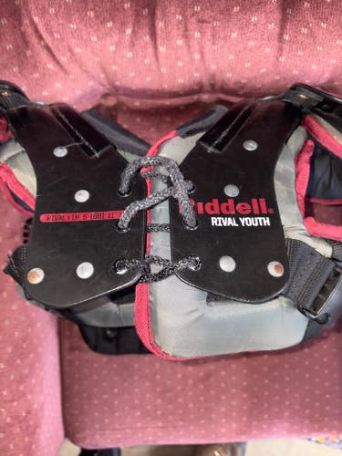 Small Youth Riddell Rival Youth Shoulder Pads (Used)