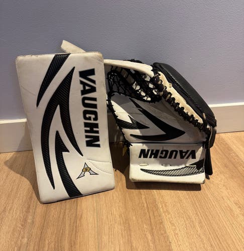 Vaughn Velocity V5 7470 Glove and Blocker (Senior)