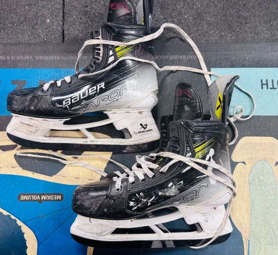 2023 Bauer Vapor Hyperlite 2 Hockey Skates 9 fit 1 (Used) + fly TI steel included!