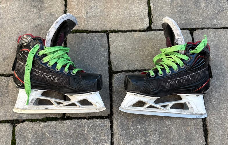 Used Junior Bauer Vapor X900 Hockey Goalie Skates (Regular) - Size: 1.0 -