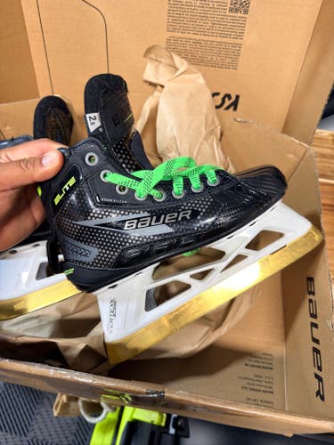 2025 Bauer Elite Hockey Goalie Skates Regular Width Size 2.5 (Used)