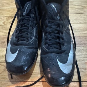 Men's Size M 11.0 (W 12.0) Nike Mid Top (Used)