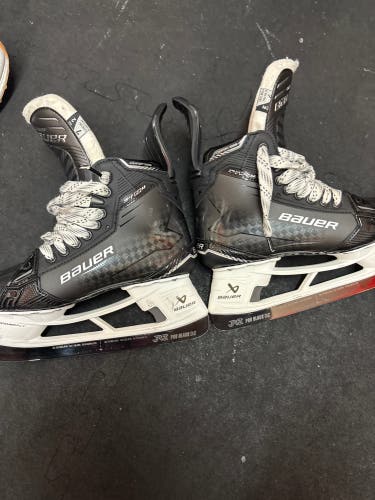 2024 Bauer Supreme Shadow Hockey Skates 7 (Used)