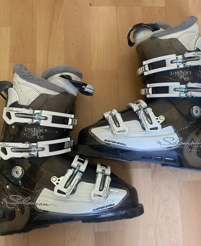 Mondo 25 & 25.5 Unisex Salomon Ski Boots (Used)