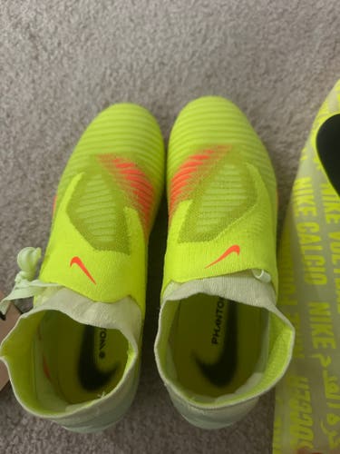 Nike Phantom Vision Elite DF FG Soccer Cleats size 5