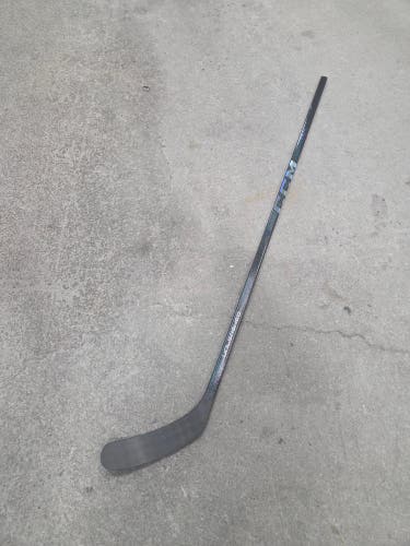 New Senior CCM Ribcor Unleashed Right Handed Hockey Stick P29 85 Flex
