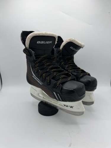 Junior Sz 2 Bauer Supreme One.4 Skates