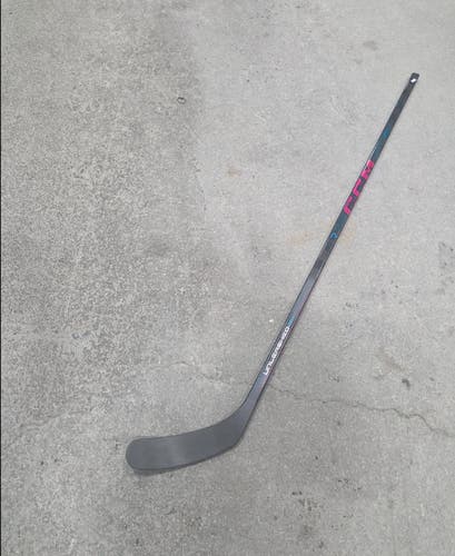 New Senior CCM Ribcor Unleashed Pro Right Handed Hockey Stick P29 65 Flex