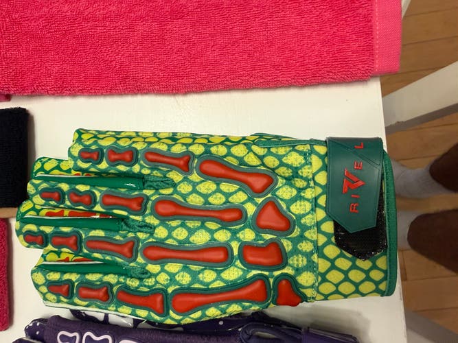 Rivel Grinch Large Adult Gloves (New)