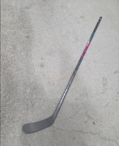 New Senior CCM Ribcor Unleashed Pro Right Handed Hockey Stick P28 65 Flex