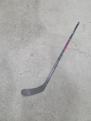 New Junior CCM Ribcor Unleashed Pro Right Handed Hockey Stick P29 40 Flex