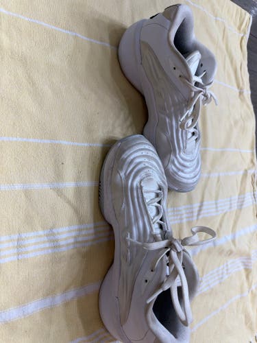 Women's Size M 7.0 (W 8.0) Jordan Shoes (Used)