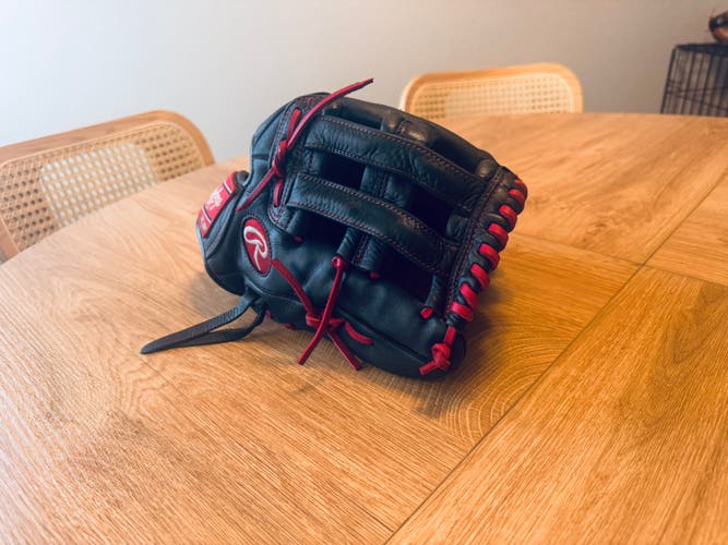 Rawlings R9 RH Outfield Baseball Glove 12" (Used)