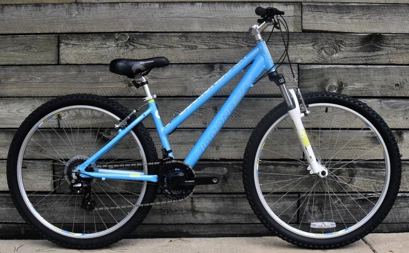DIAMONDBACK LAURITO 27.5 MOUNTAIN BIKE SIZE S/M, 15", 24 SPEED, ALUM, FRONT SUSP