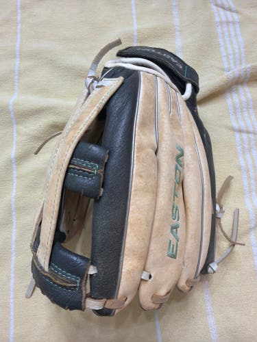 Easton Ghost RH Softball Glove 11" (Used)