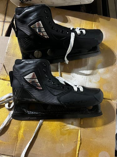 True One Piece Hockey Goalie Skates Regular Width Pro Stock 9.5 (Used) *2 SETS OF STEEL*