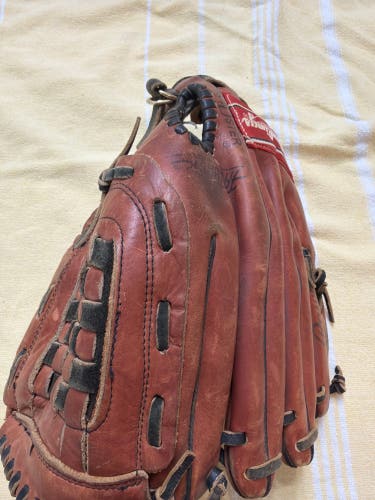 Rawlings RBG22 RH Baseball Glove 12" (Used)