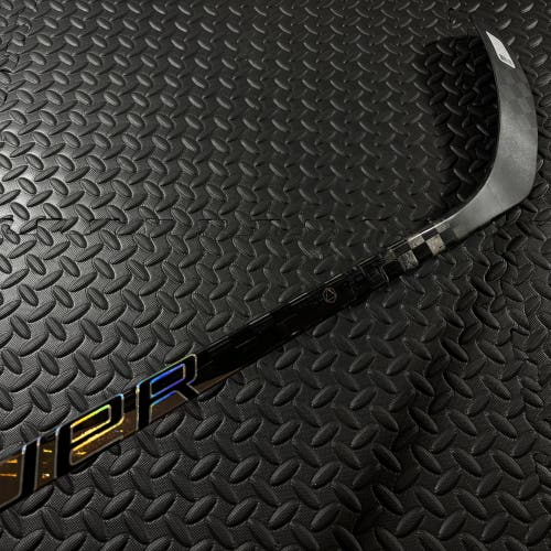 *NEW* SR Bauer Pulse Right Handed Hockey Stick P28 77 Flex - Limited - Copper