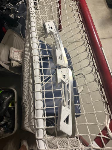 True holder and steel